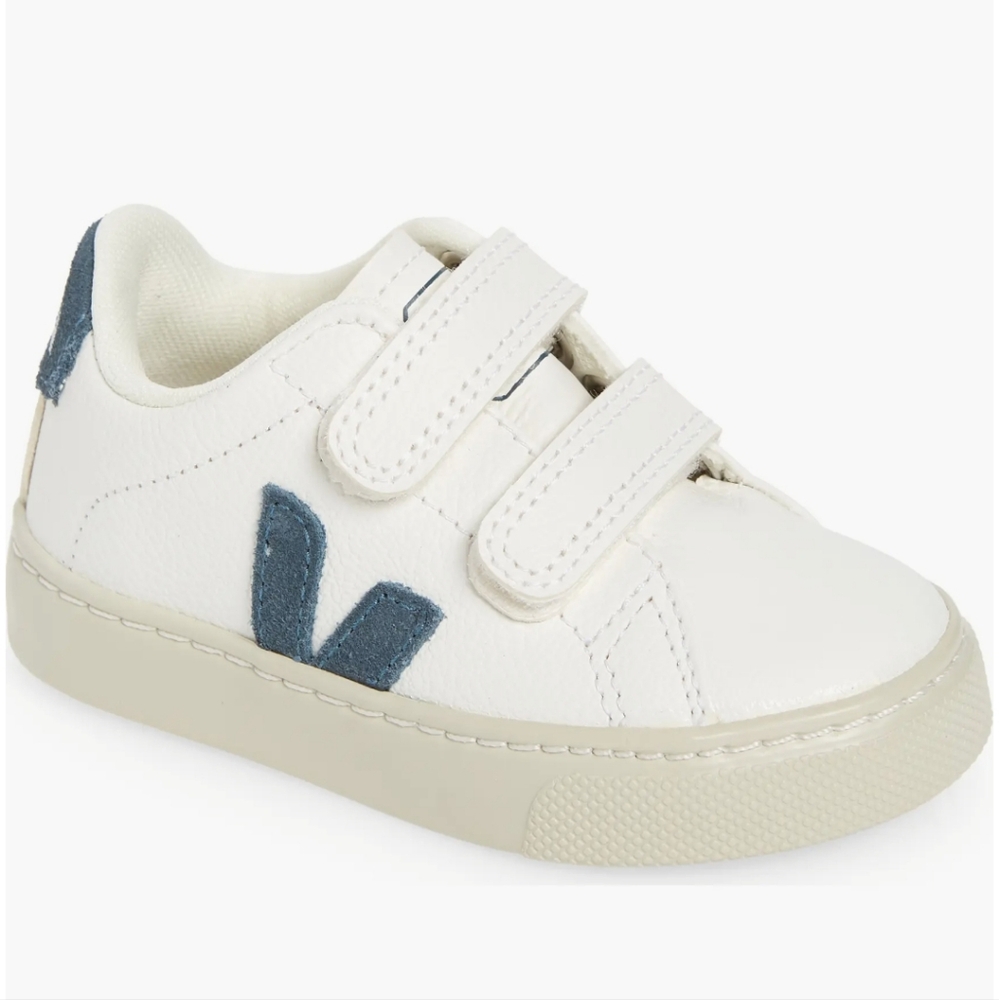 Veja Kids Sneakers in White and Blue